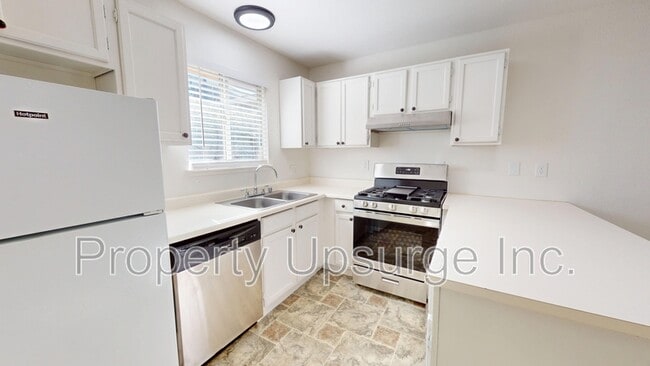 Building Photo - 740 West St