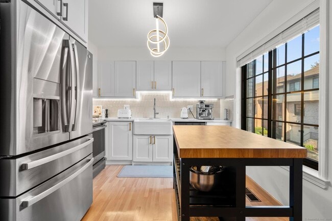 Photo - 237 Strawberry Hill Ave Unit 40