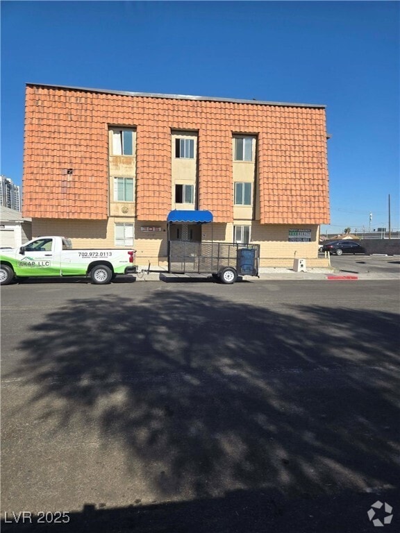 Building Photo - 305 N 10th St Unit 10 Rental