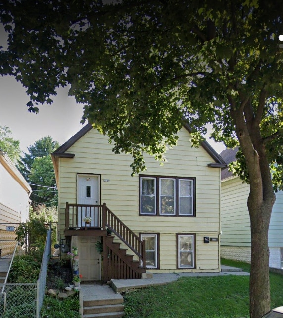 Building Photo - 2520 S 8th St Unit Lower Rental