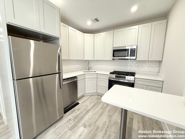Building Photo - 10 Cawfield St Unit 2 Rental