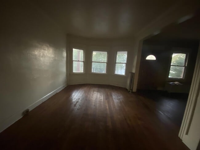 Photo - 942 Monroe Ave