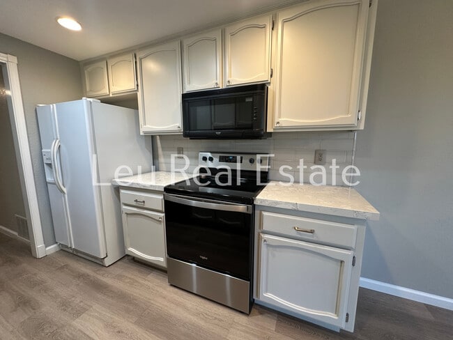 Photo - 3262 Heights Dr Unit .