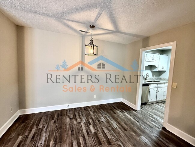 Photo - Beautifully Updated Condo Available Now! Unit E