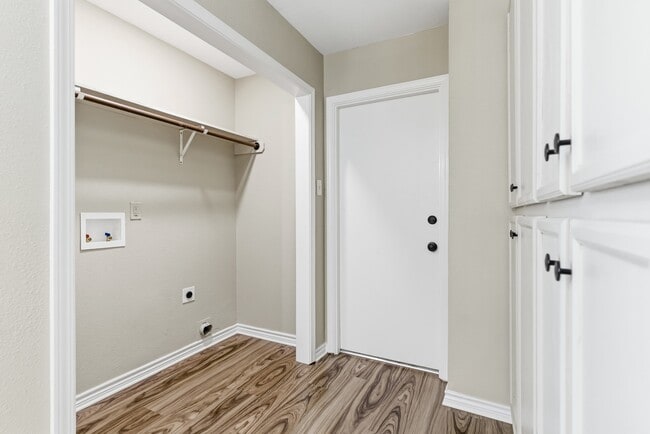 Photo - 445 Longmeadow Dr