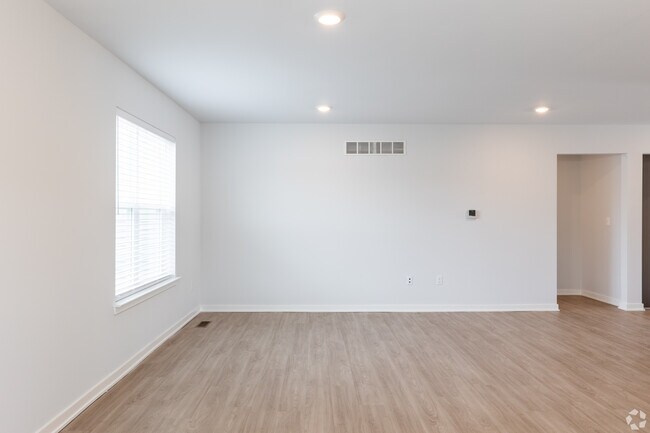 Photo - Cross Road Pines Apartments