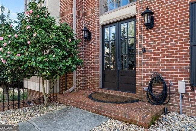 Photo - 530 Slane Trce