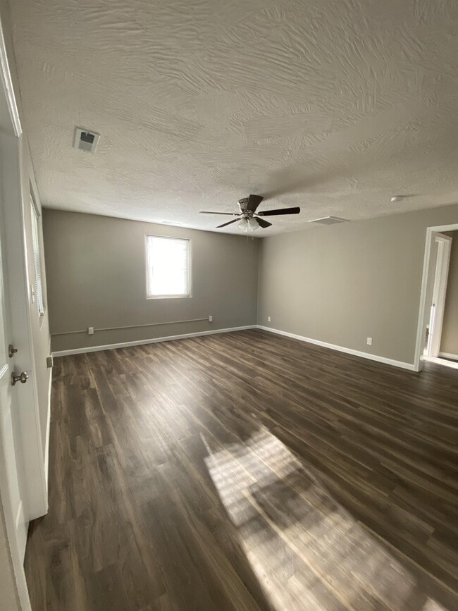 Photo - 1628 W Scott St