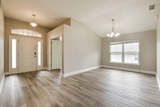 Photo - 706 Chelsea Ave