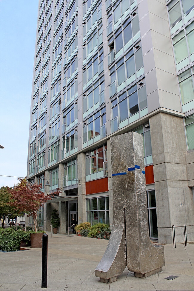 Photo - 1926 W Burnside St