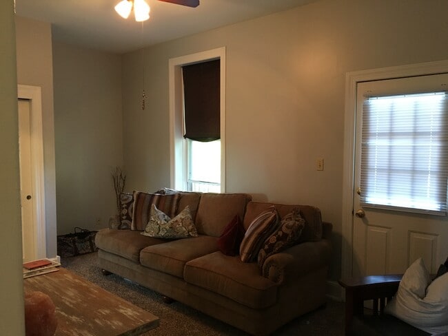 Photo - 3233 Bingen Rd Unidad C