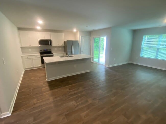 Photo - Introducing this beautiful like new 3 bed 2 bath home located in the Windsong II S/D. in Rincon, GA!