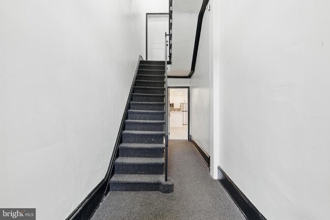 Building Photo - 1637 W Girard Ave Rental
