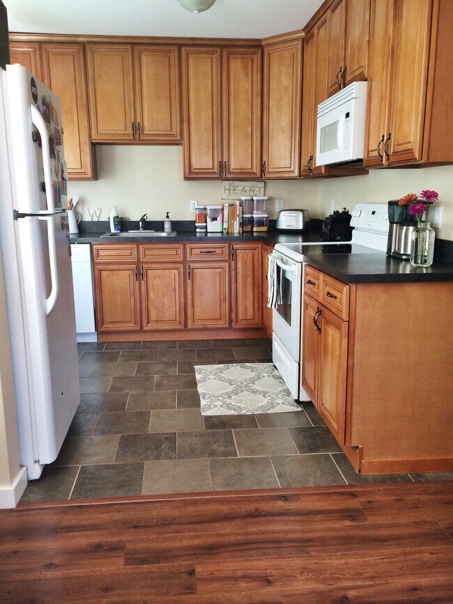 Photo - 124 S Beverly Dr