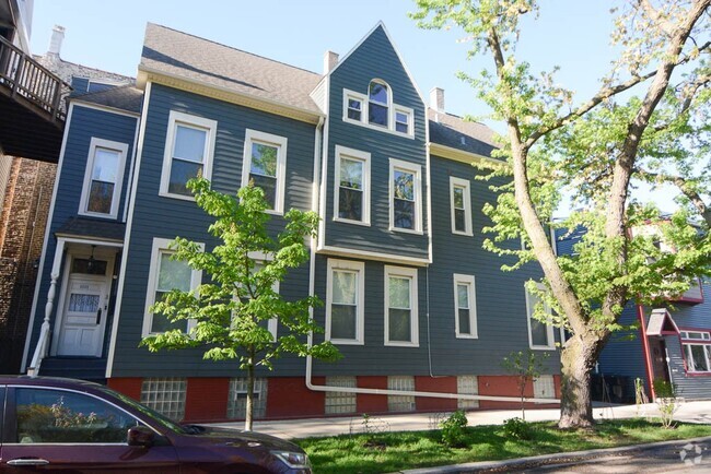 Building Photo - 1111 W Roscoe St Unit J01P Rental