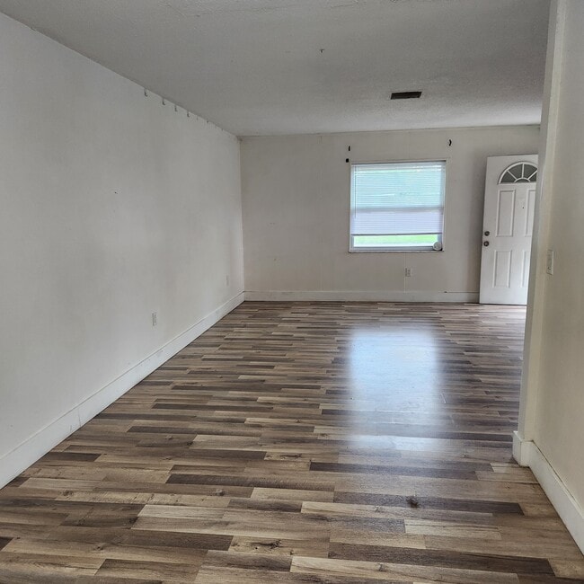 Building Photo - 2343 Weber St Unit 2343 Weber St Rental