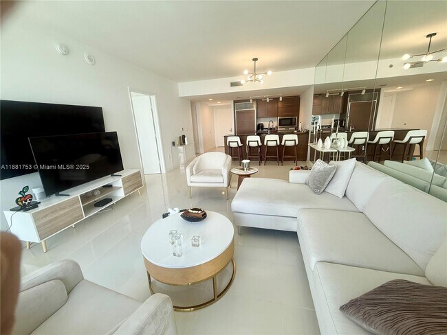 Building Photo - 475 Brickell Ave Unit 4812