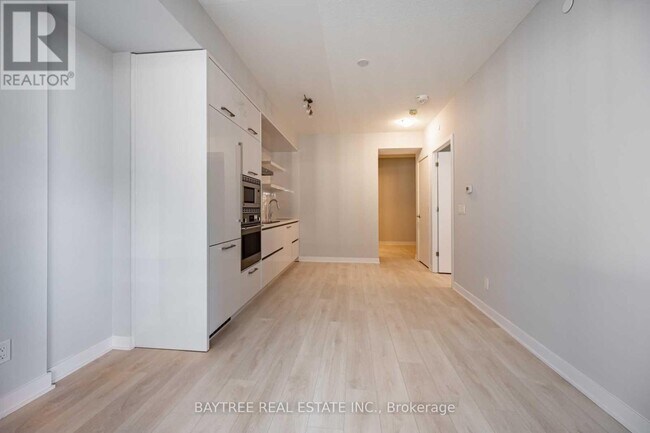 Photo - 2221 Yonge St Unit 310
