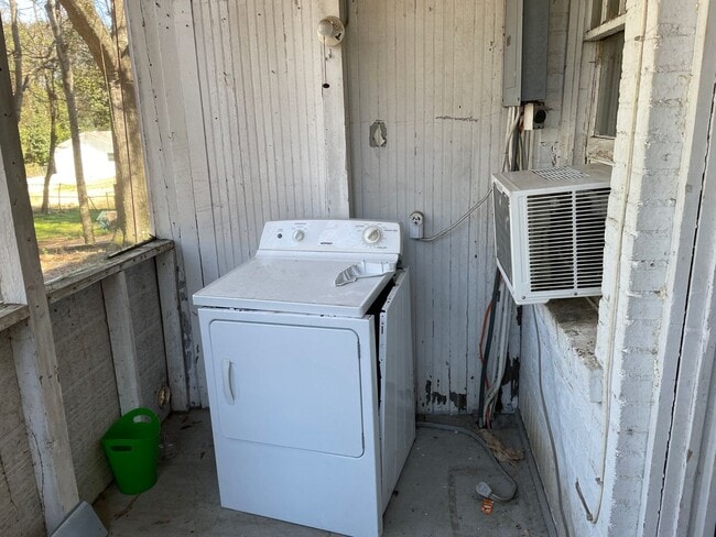 Photo - Madison Ave. 1709-1713 Unidad Madison Ave. 1709