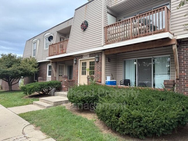 Photo - 8440 Newton St