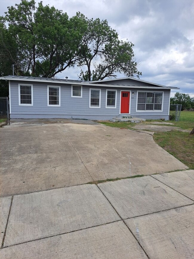 Photo - Stylish 4BR/2BA Home Near Port San Antonio...