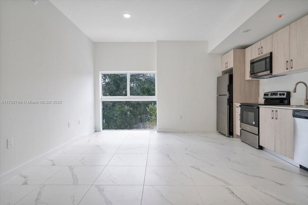 Photo - 420 SW 7th Ave Apartamento