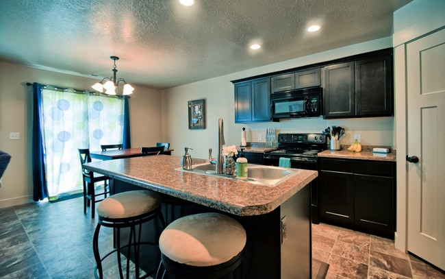 Photo - 3 bedroom 2.5 bath in Spanish Fork