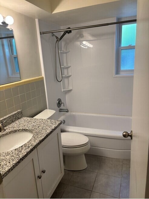 Photo - 3000 Linwood Ave