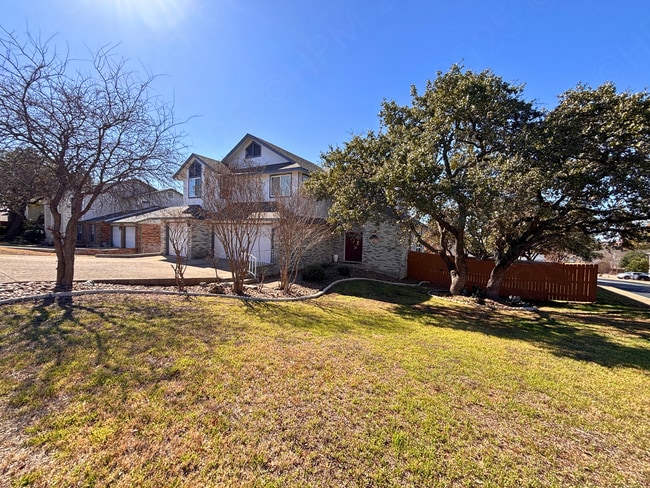 Photo - Spacious 4 Bedroom Stone Oak Home with Three Car Garage