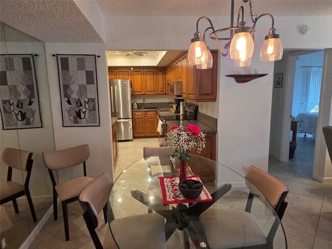 Building Photo - 959 SE 2nd Ave Unit 239