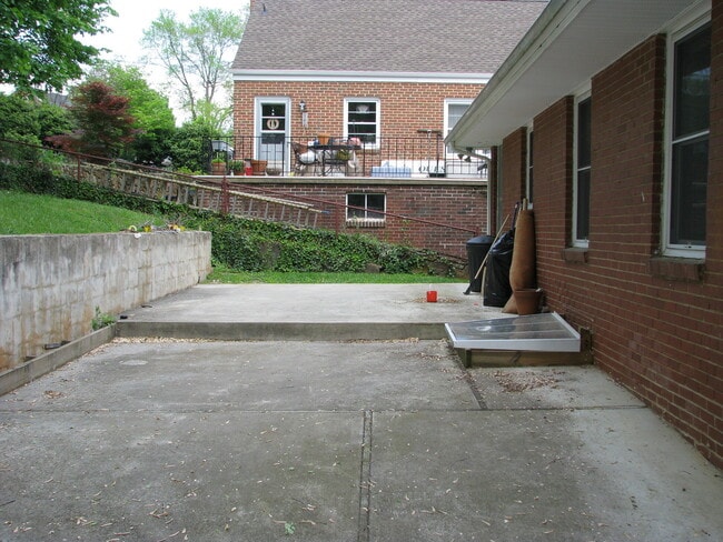 Photo - 804 St James Cir Unidad Apt #B