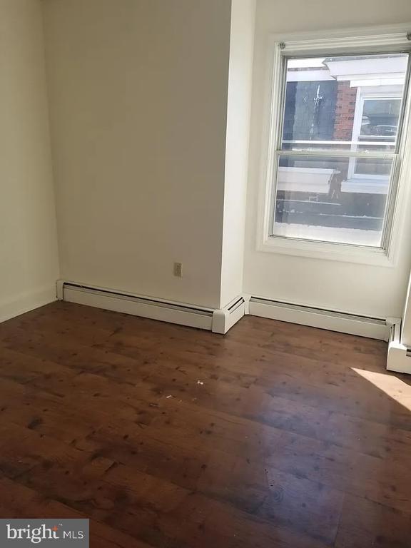 Photo - 205 Noble St