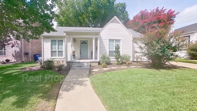 Building Photo - 5739 Kenwood Ave