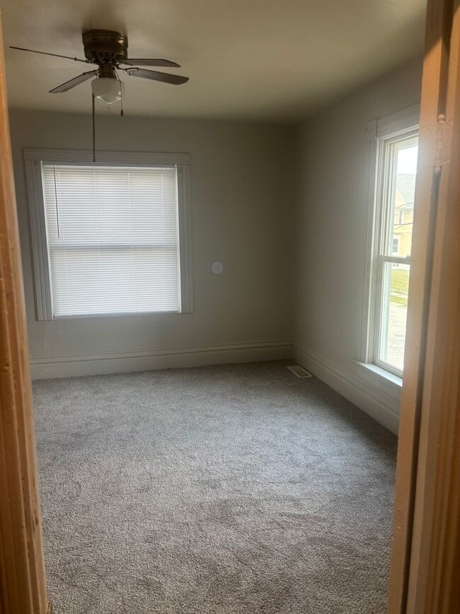 Photo - 401 7thAve SW Unit 401 7th Upper