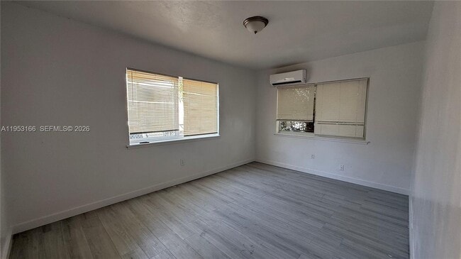 Photo - 7600 Dickens Ave Unit 4