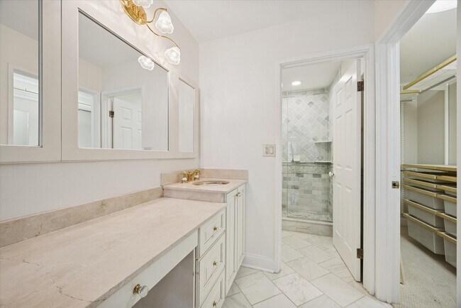 Photo - 801 79th St Unidad 105