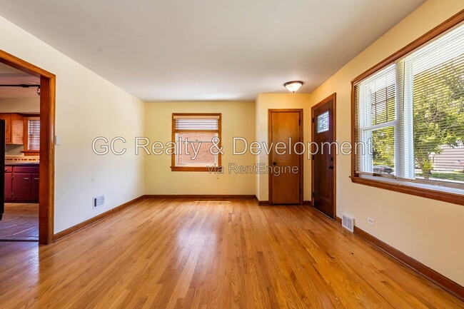 Photo - 751 Spring Rd