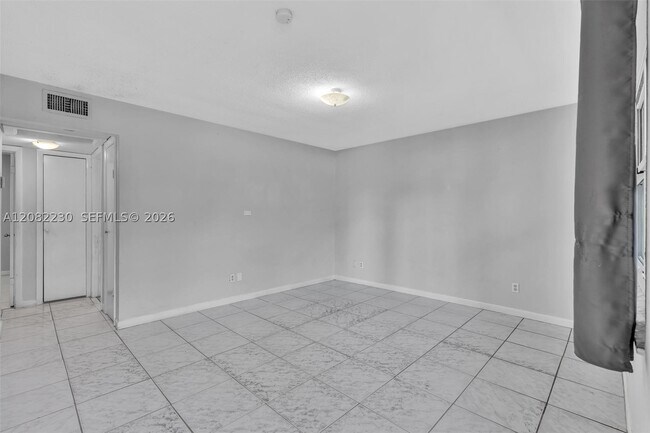 Photo - 4732 SW 33rd Ave Unit 203