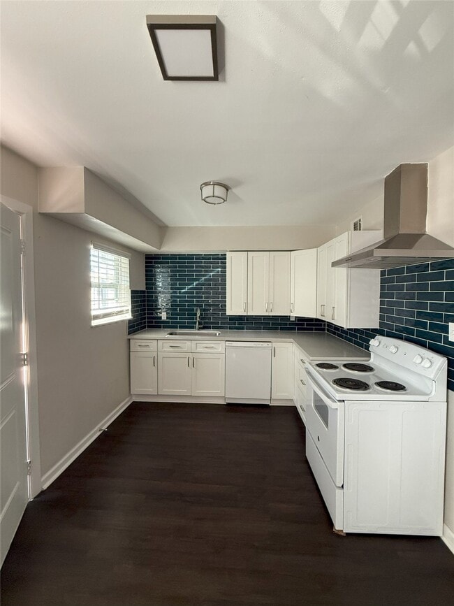 Building Photo - 1824 Thonig Rd Unit 13 Rental