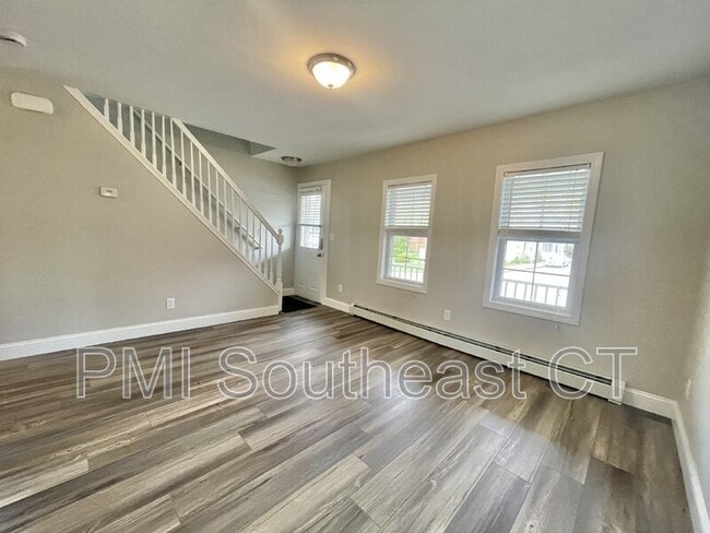 Photo - 253 Yantic St