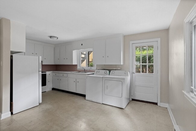 Photo - 72A Cushing St Unit #A