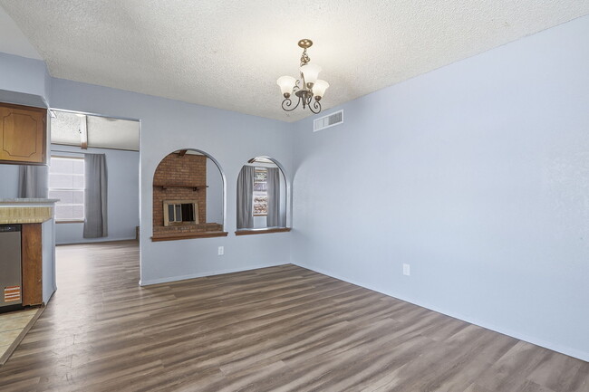 Photo - 1610 Dale Douglas Dr