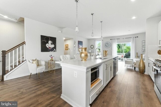 Photo - 406 Honeyberry Ln