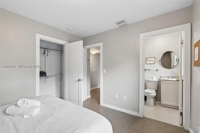 Photo - 435 NE 69th St Unit 2