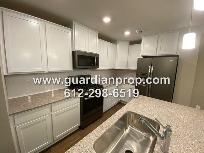 Photo - Luxury Townhouse Available June 1st, High End Finishings, Quartz Counters, Large Loft, Huge Prima...