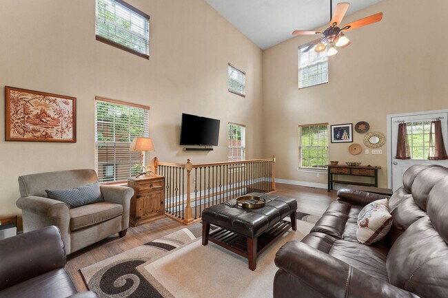 Photo - 721 Shore Rd