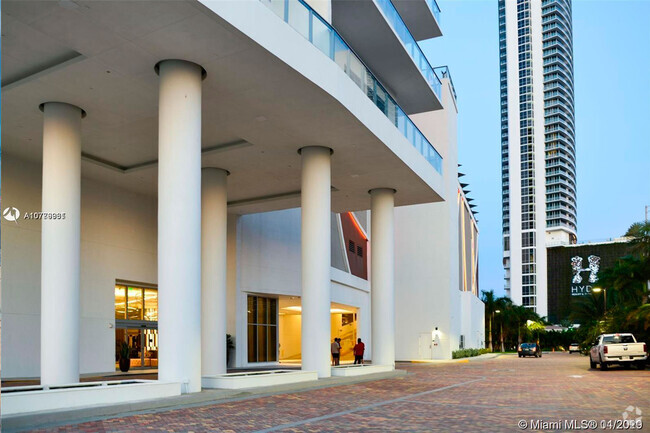 Building Photo - 4010 S Ocean Dr Unit 21 Rental
