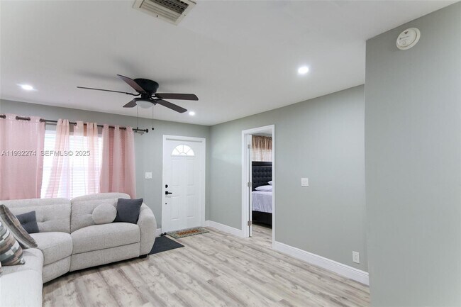 Photo - 5300 NW 15th Ct Unit 1