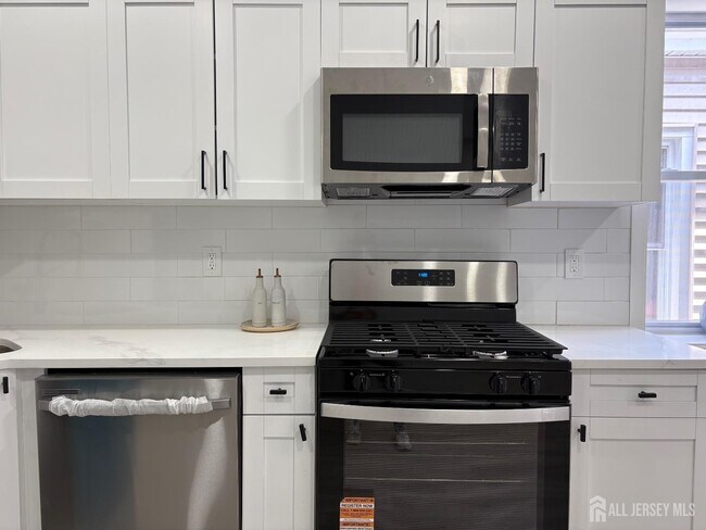 Building Photo - 456-458 Harrison St Unit 2