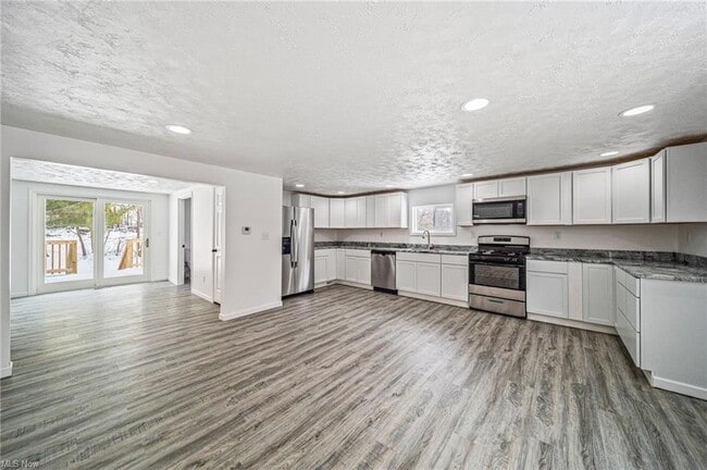 Photo - 162 12th St